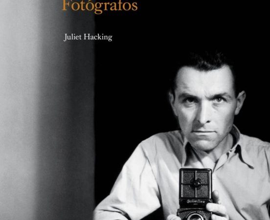 Vidas de los grandes fotógrafos - Hacking Juliet - Blume - 9788498018370